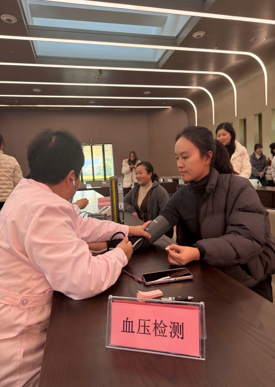 9761773037185682.jpg 血压检测2(1).jpg